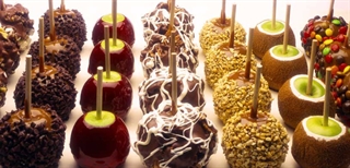 Why Should You Sell Candy and Caramel Apples?